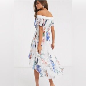 Ted Baker London Lunar Pleated Off The Shoulder Maxi Dress in White floral (B32)